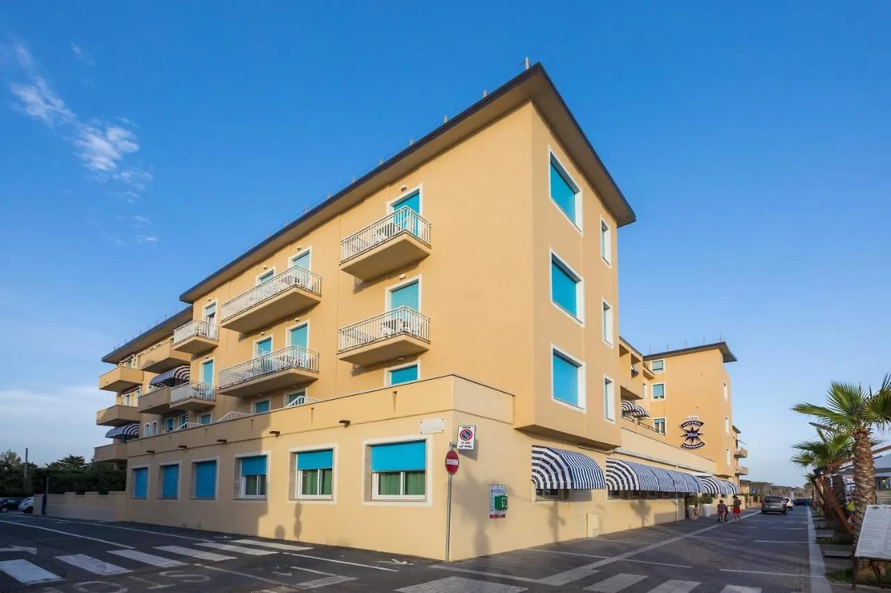 ***  מרינה די צ'צ'ינה Hotel Stella Marina איטליה