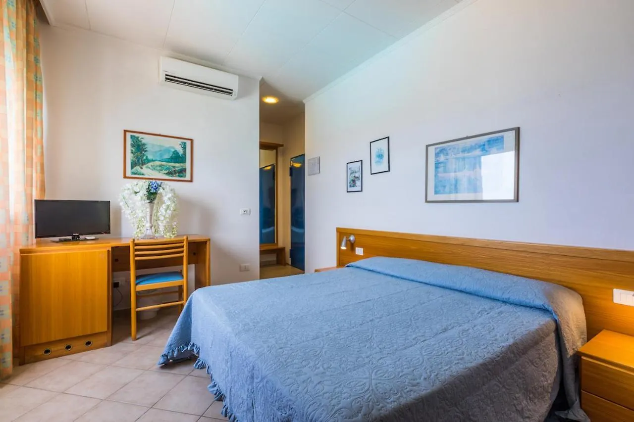 מרינה די צ'צ'ינה Hotel Stella Marina 3*, מרינה די צ'צ'ינה