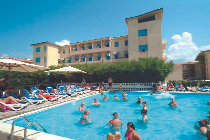 מרינה די צ'צ'ינה Hotel Stella Marina 3*, מרינה די צ'צ'ינה